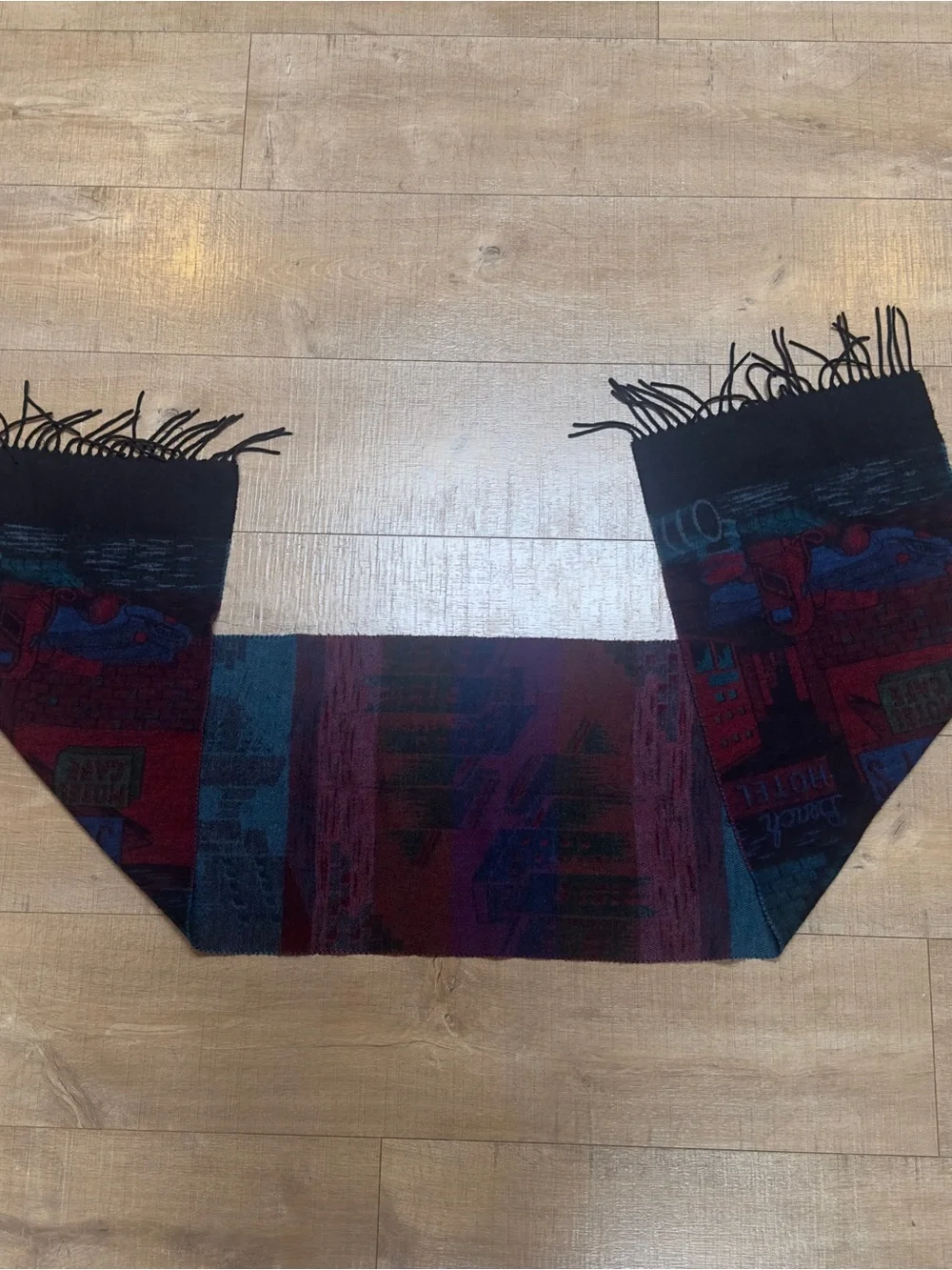 VINTAGE C&A Novelty Pop-Art-Style Acrylic Scarf